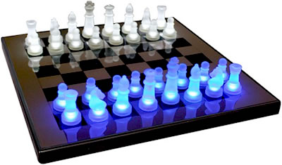 http://blogs.smbosque.es/ciencias/files/2015/01/ajedrez-led-tron.jpg