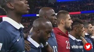 Los jugadores franceses, con Lassana Diarrá en el centro de la imagen